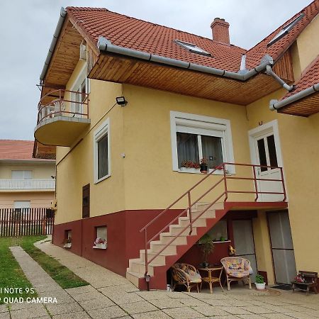 Fox Apartmanok Heviz Exterior photo