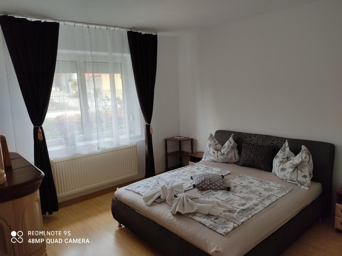 Fox Apartmanok Heviz Exterior photo