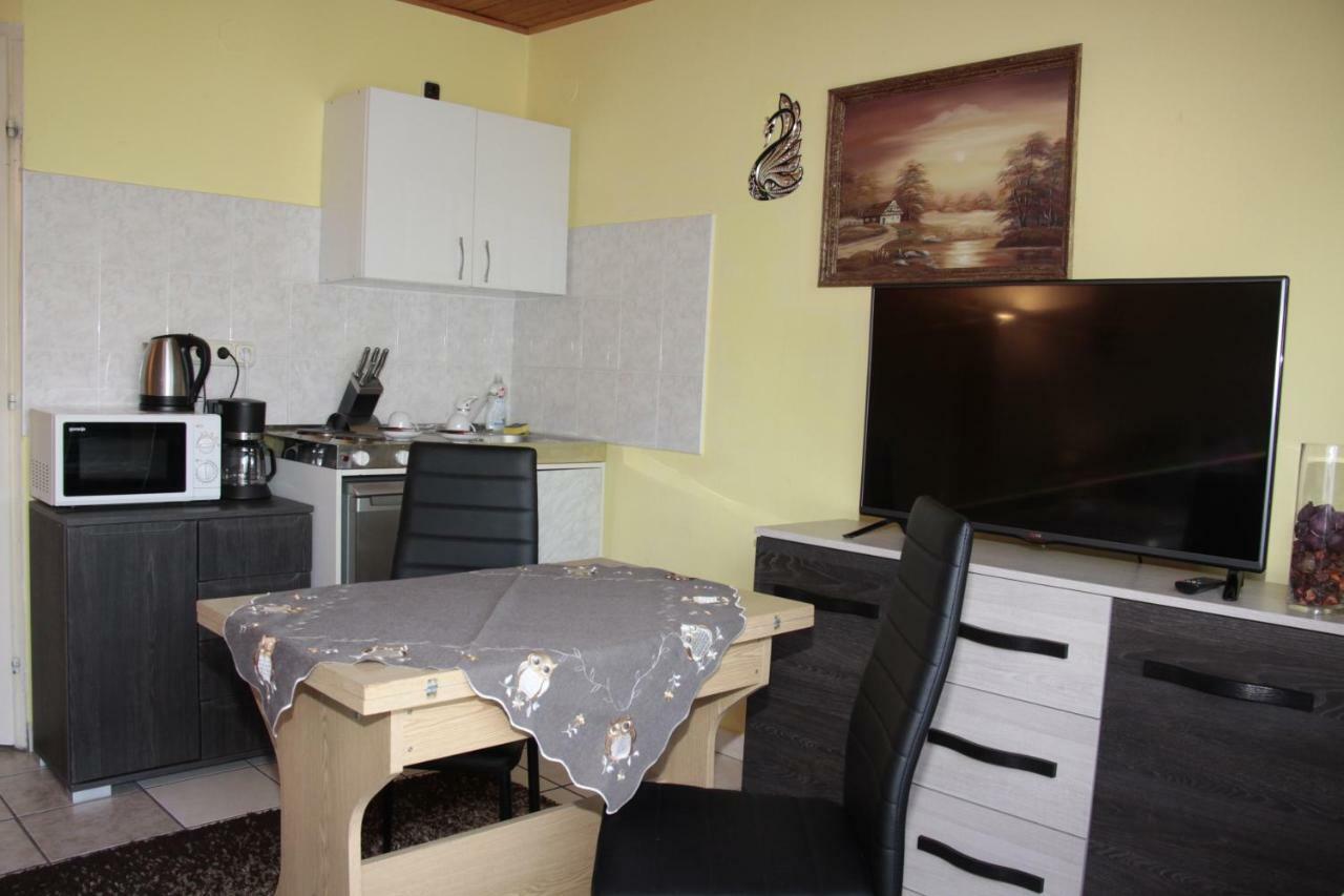 Fox Apartmanok Heviz Exterior photo